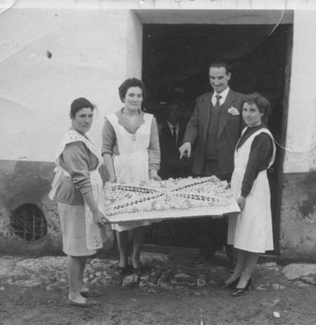 Pastel de boda del tio César. 1961 aprox. Cedida por Pilar Gracia
